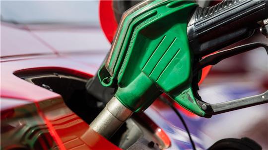 Der Spritpreis ist binnen einer Woche gestiegen und so hoch wie seit eineinhalb Jahren nicht mehr. 