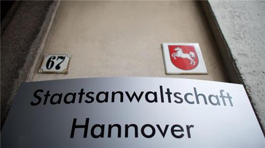 Der Staatsanwalt aus Hannover soll schon bei früheren Verfahren seine Finger im Spiel gehabt haben, um Angeklagten zu helfen. Das Urteil von einem seiner letzten Fälle hat der Bundesgerichtshof teilweise aufgehoben.