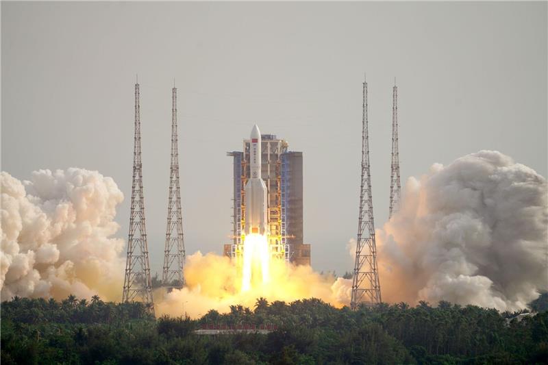 China: Drittes Labor-Modul auf dem Weg zur Raumstation Der Start der Trägerrakete vom Weltraumbahnhof Wengchang wurde im chinesischen Staatsfernsehen übertragen.