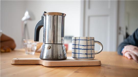 Der Start in den Tag mit Kaffee ist für die meisten Menschen ein jahrzehntelanges Ritual. (Symbolbild)