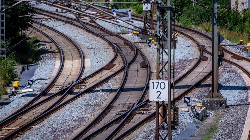 Bahn, Solarstrom, KI – was sich im August ändert Der Streckenabschnitt zwischen Hamburg und Berlin soll bis April 2026 gesperrt werden. (Archivbild)