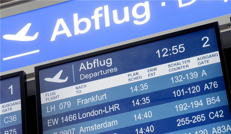 Flugtickets: Weiter Streit um Vorkasse-Praxis Der Streit um die Vorauskasse bei Flugtickets dauert an.