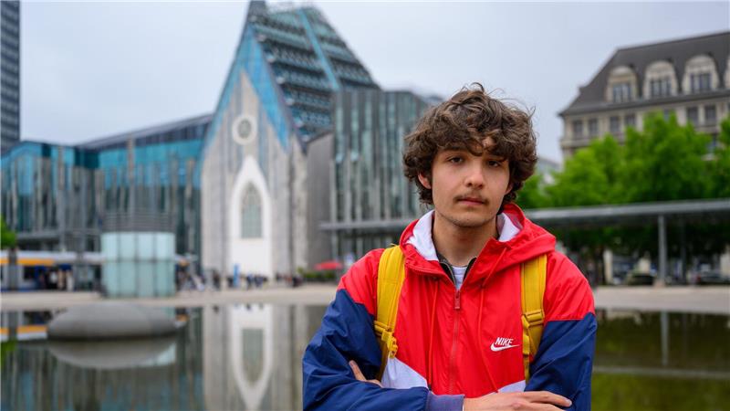 Der Student Dalyan Unland (20) wehrt sich zusammen mit einem befreundeten Anwalt gegen Hasskommentare im Netz. 