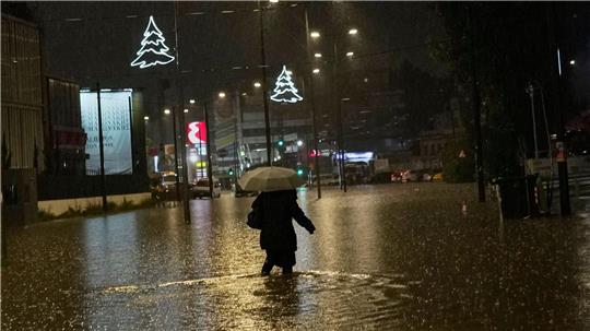 Der Sturm richtete in verschiedenen Ländern des Mittelmeers - wie hier in Griechenland - erhebliche Schäden an.