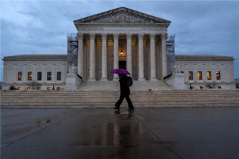 Erfolg für Trump: Supreme Court befasst sich mit Immunität Der Supreme Court ist unter Trump deutlich nach rechts gerückt.