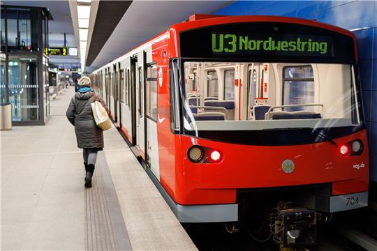 Der TTRend der ZUkunft: eine vollautomatische U-Bahn am U-Bahnhof Großreuth in Nürnberg.