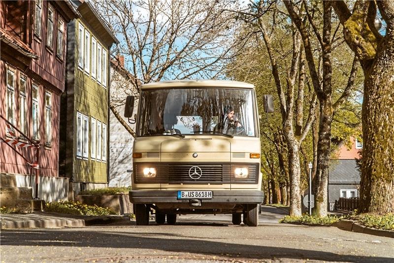 Der Tacho ihres Oldtimers zeigt knapp 20.000 Kilometer mehr an. Laura Krüger und André Weigelt haben Oskar the Explorer wieder sicher in Clausthal-Zellerfeld geparkt. Sie erzählen von ihrer nicht stressfreien Heimreise aus Griechenland. Foto: Privat