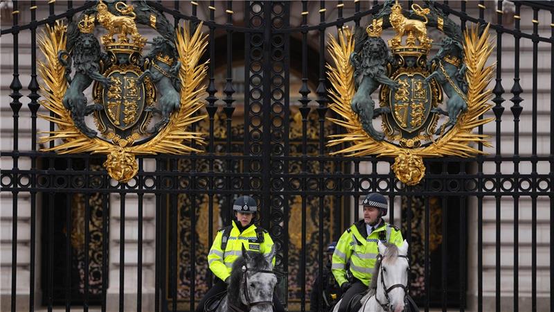Der Tag nach der vorübergehenden Festnahme vor dem Buckingham Palace.