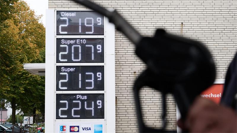 Der Tankrabatt soll Autofahrer angesichts hoher Spritpreise vorübergehend entlasten. (Archivbild)
