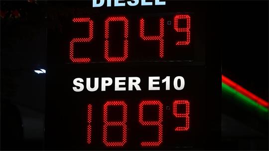Der Tankrabatt zeigt bereits deutlich Wirkung. 