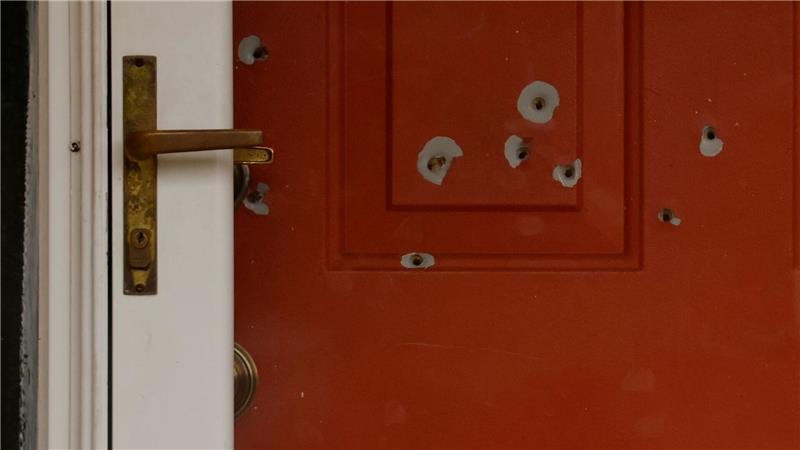 Der Tatverdächtige suchte in der Tatnacht die Häuser von mehr Politikern auf als bislang bekannt. 