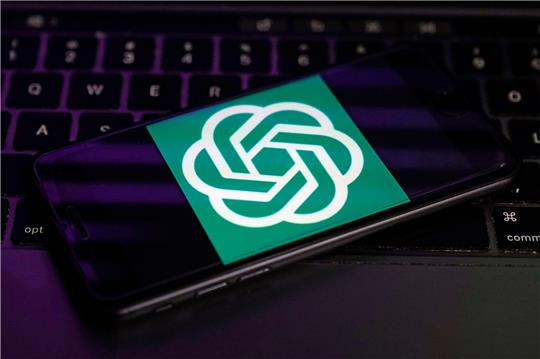 Der Text-Roboter ChatGPT konnte bei einem Medizin-Examen mit seinen Antworten in der Regel die vorgeschriebene Mindestpunktzahl erreichen.