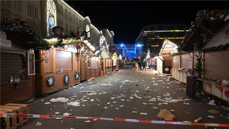 Der Todesfahrer war mit bis zu 48 Stundenkilometern über den Weihnachtsmarkt gerast. (Archivbild)