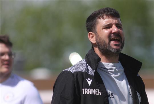 Der Trainer der SG Bredelem/Astfeld, Markus Leon-Fernandez, wird in dieser Saison schon mal laut, wenn ihm die Einstellung seiner Spieler nicht passt.