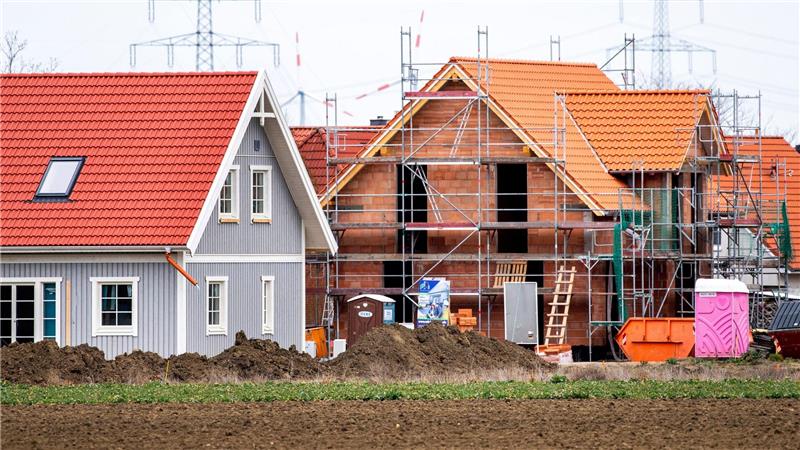 Hauskauf in Niedersachsen vergleichsweise erschwinglich Der Traum vom Einfamilienhaus lässt sich in weiten Teilen Niedersachsens leichter erfüllen, als in anderen Bundesländern. (Archivbild)