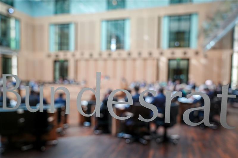 Der Treibhausgasausstoß soll künftig sektorenübergreifend betrachtet werden - so hat es der Bundesrat gebilligt.