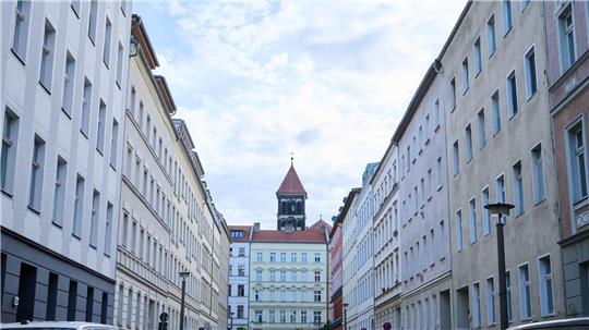 Der Trend hält an: Wohnungen, hier in Berlin, werden teurer. (Archivbild) 