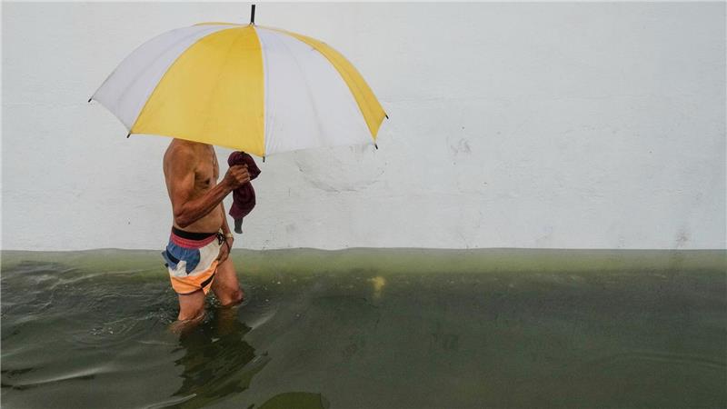 Wetterchaos auf den Philippinen - 280.000 Menschen obdachlos Der Tropensturm Co-may hat vor allem den Nordern der Philippinen getroffen