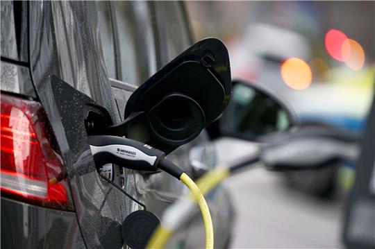 Der US-Autovermieter Hertz will ein Drittel seiner Elektroautos verkaufen.(Symboldbild)