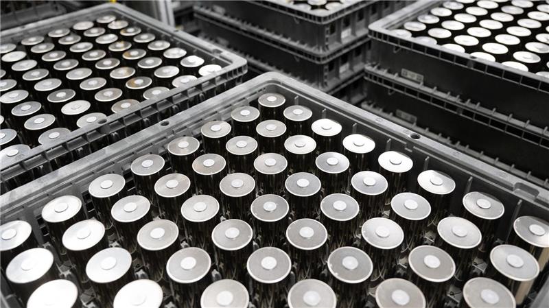 Der US-Elektroautobauer Tesla will den Weg für eine komplette Batteriefertigung im deutschen Werk in Grünheide ebnen. (Archivbild)