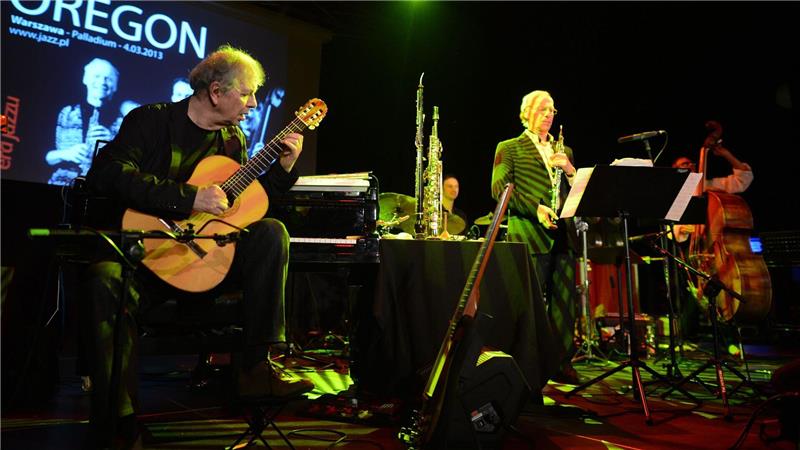 Der US-Jazzgitarrist Ralph Towner (links) ist im Alter von 85 Jahren in Rom gestorben. (Archivbild)