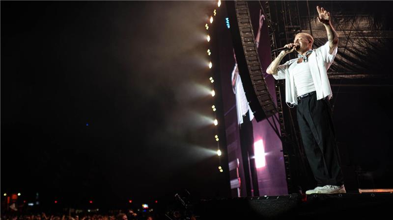 Bilder des Tages Der US-Rapper Macklemore spielt auf dem Deichbrand-Festival in Nordholz.