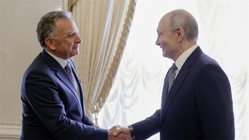 Der US-Unterhändler Steve Witkoff (l) hat Kremlchef Wladimir Putin neue Vorschläge für eine Friedenslösung im russischen Angriffskrieg gegen die Ukraine unterbreitet.