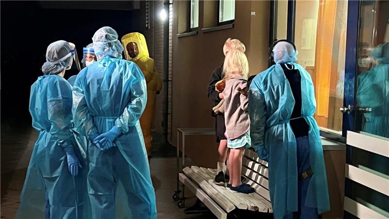 Ebola-Ausbruch im Kongo – WHO kämpft gegen Misstrauen Der US-amerikanische Arzt war in der Nacht zu Mittwoch in der Berliner Charité aufgenommen worden.