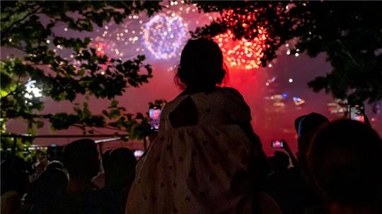 Der Unabhängingkeitstag wird in den USA traditionell mit Partys, Feuerwerk und Paraden gefeiert.