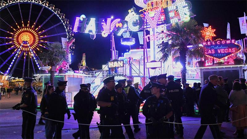 Todesfall auf der Wiesn - Wie konnte das passieren? Der Unfall hatte sich am späten Abend ereignet.