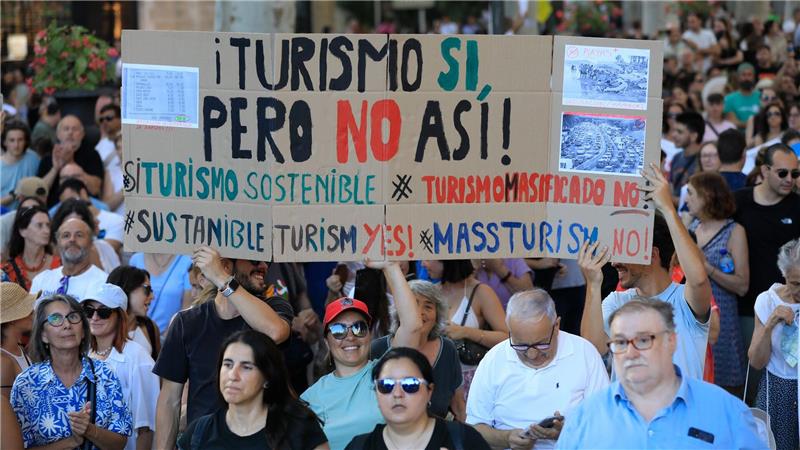 Balearen planen Maßnahmen zur Eindämmung des Massentourismus Der Unmut gegen Massentourismus wird auf Mallorca immer größer, aber nicht nur dort. (Foto Archiv)