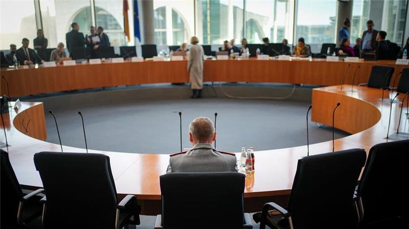 Der Untersuchungsausschuss hat viele Zeugen vernommen, vor allem aus der Bundeswehr sowie dem Auswärtigen Amt, dem Verteidigungs-, Entwicklungs- und Innenministerium. (Archivfoto) 