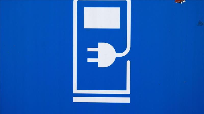 Versorgung mit Ladesäulen verbessert sich leicht Der VDA fordert mehr Tempo beim Ausbau der Ladeinfrastruktur. (Archivbild)