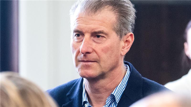 Hafenchef: Habe Block beschuldigte Firma nicht empfohlen Der Vater Stephan Hensel ist Nebenkläger in dem Prozess.