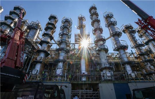 Der Verband der Chemischen Industrie warnt: Wenn es bezüglich eines Industriestrompreises keine kurzfristigen Lösungen gebe, müsse man sich über zukünftige Themen keine Gedanken mehr machen.
