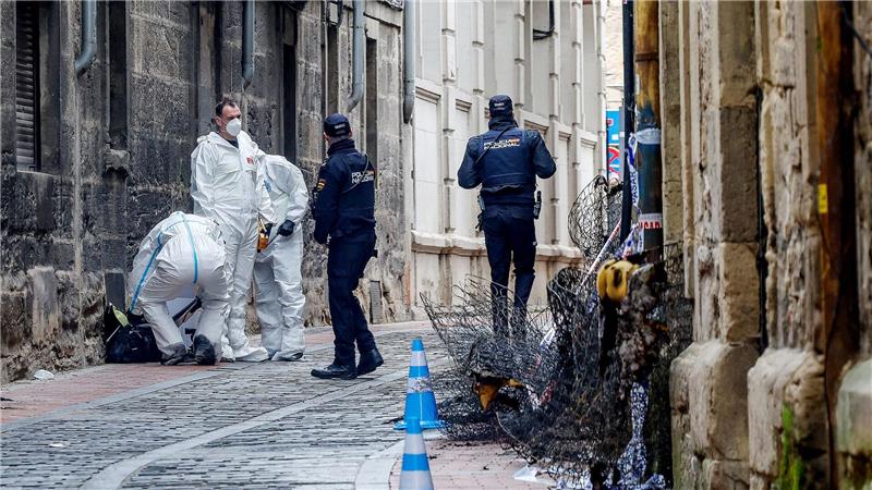 Der Verdächtige stellte sich laut Polizei, als er von der Fahndung erfuhr. 