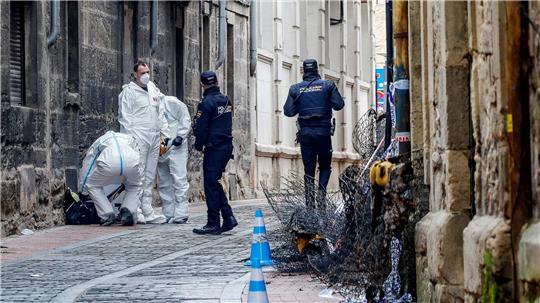 Der Verdächtige stellte sich laut Polizei, als er von der Fahndung erfuhr. 