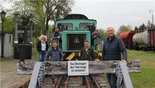 Der Verein freut sich über die neue Lok am Vienenburger Bahnhof. Wenn nun noch die alte Dampflokomotive hinzukäme, wären die Mitglieder vollends glücklich.