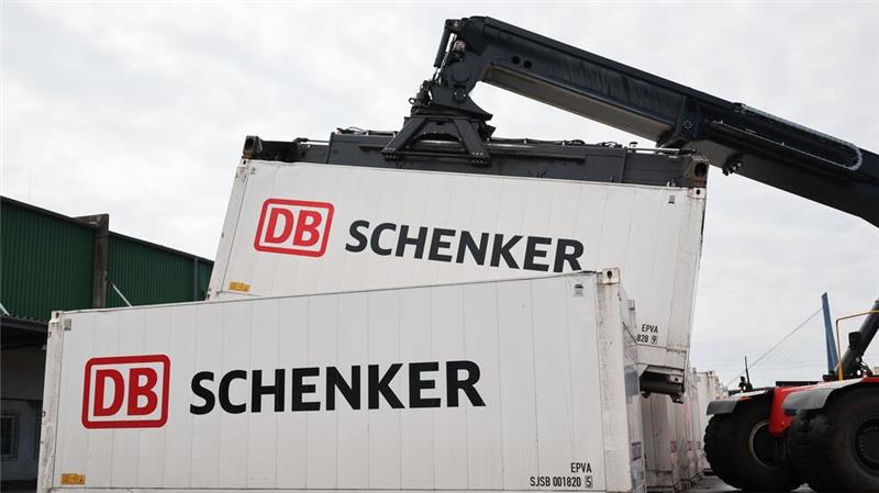 Gewerkschaft will Schenker-Verkauf im letzten Moment stoppen Der Verkauf von DB Schenker schien eigentlich sicher - doch jetzt will sich die EVG im letzten Moment dagegen stellen. (Archivbild)