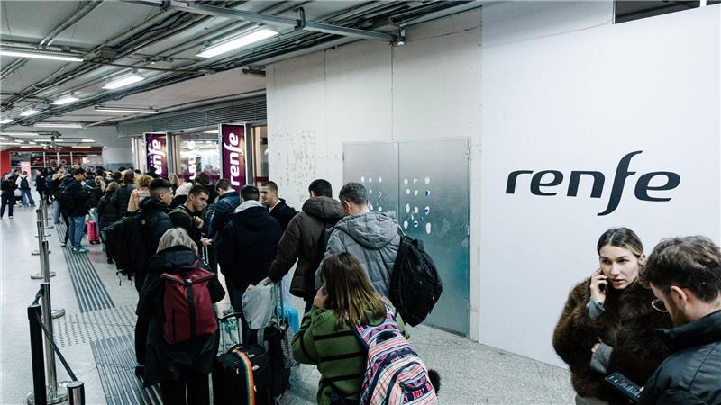 Der Verkehr auf der wichtigen Strecke zwischen Madrid und Andalusien ist bis auf weiteres unterbrochen.