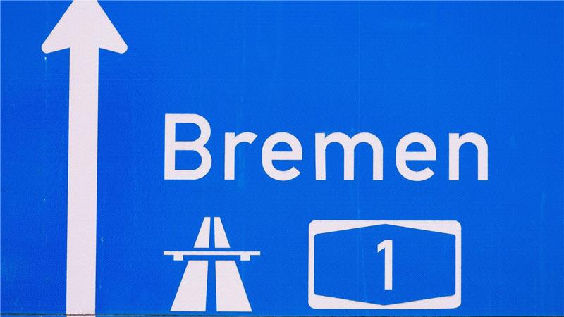 Der Verkehr soll über eine 4,50 Meter breite Spur auf dem Überholstreifen geführt werden. (Symbolbild) 