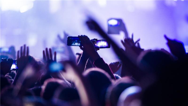 Der Versuch, an Tickets für Riesenkonzerte zu kommen, gleicht für viele Fans inzwischen einem Wettkampf. (Symbolbild)