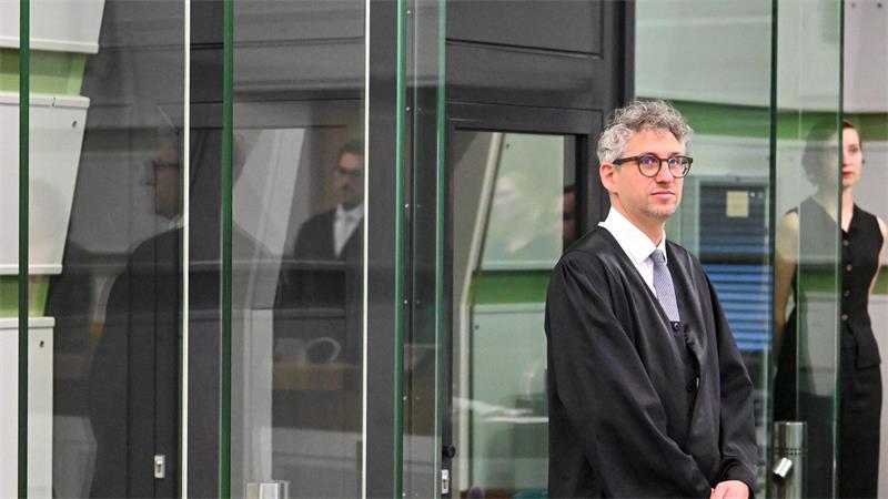 Frauen betäubt, vergewaltigt - Haft und Sicherungsverwahrung Der Verteidiger Jochen Schöfthaler vor Prozessbeginn. (Archivbild)