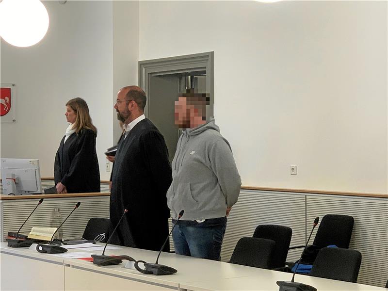 Der Verteidiger des 23-Jährigen fordert Freispruch, die Staatsanwaltschaft will ihn in die Psychiatrie einweisen. Foto: Klengel
