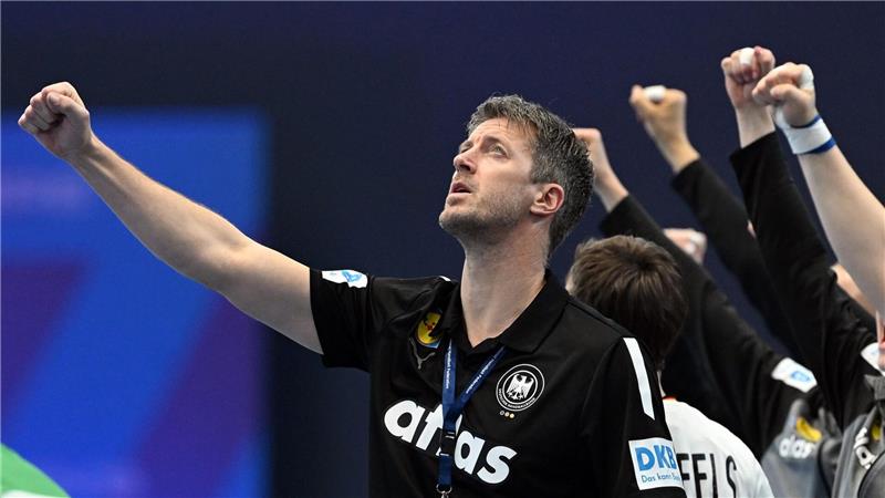 Viertelfinale in Sicht: DHB-Frauen feiern nächste WM-Party Der Vertrag von Bundestrainer Markus Gaugisch läuft 2026 aus.