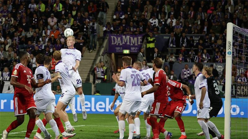 Bayern ohne Glanz im DFB-Pokal weiter Der VfL Osnabrück stemmte sich mit aller Macht gegen den großen FC Bayern.