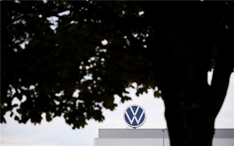 VW liefert mehr Autos aus - Kaufzurückhaltung bei E-Autos Der Volkswagen-Konzern legt Zahlen vor.