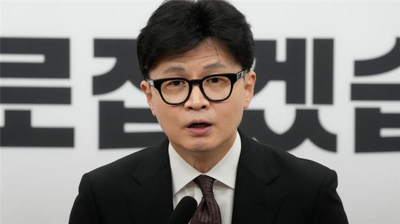 Der Vorsitzende der regierenden Volksmachtpartei Südkoreas, Han Dong-hun, ist zurückgetreten. 