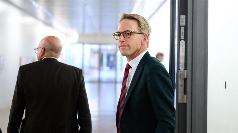 Ex-BND-Präsident Hanning wegen Spionageverdachts in U-Haft Der Vorsitzende des parlamentarischen Gremiums zur Kontrolle der Geheimdienste, Marc Henrichmann (CDU) verlangt schärfere Transparenzregeln für ehemalige Geheimnisträger.