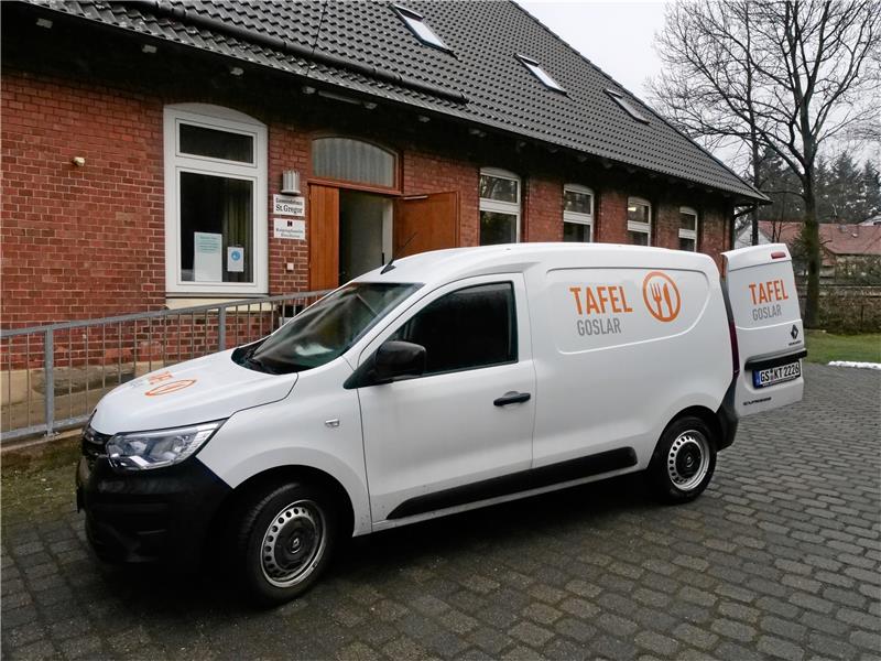 Der Wagen der Goslarer Tafel bringt die Lebensmittel nach Bündheim.
